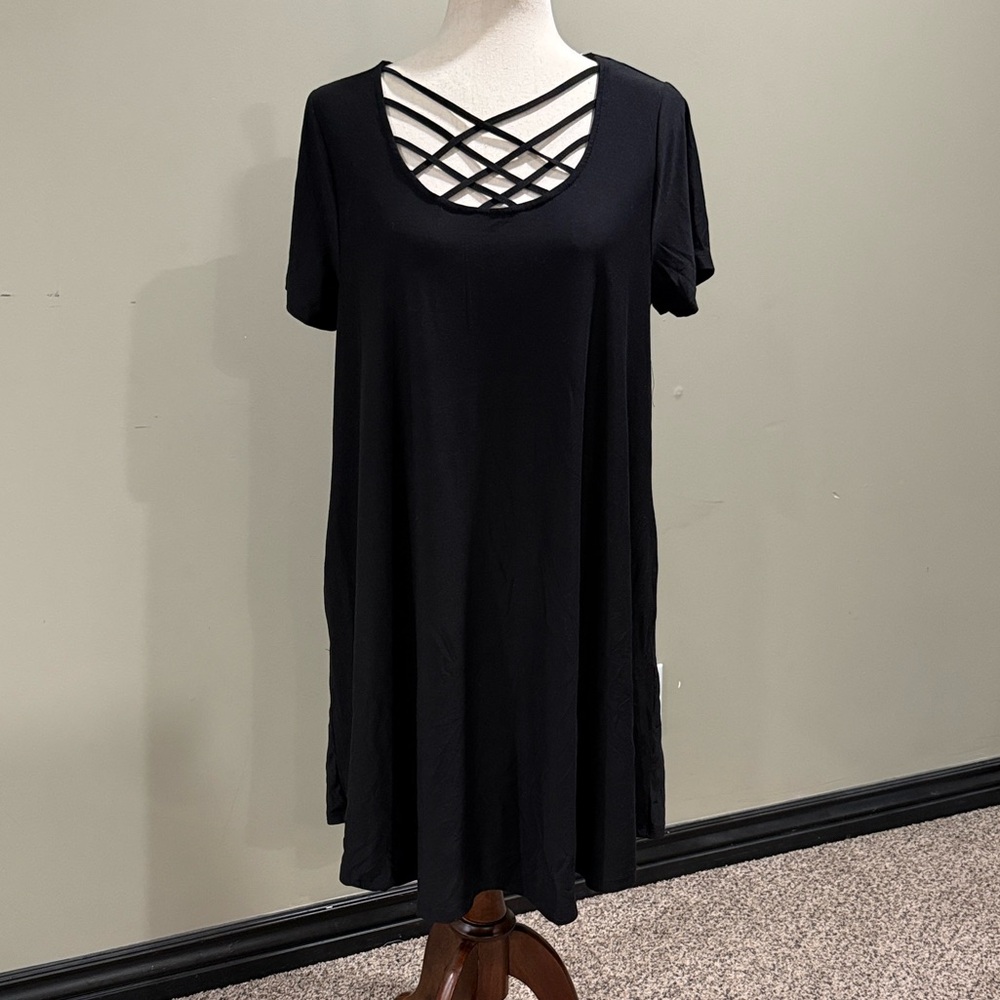 Black Crisscross Neckline Tunic Top